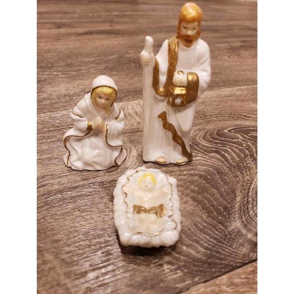 Nativity Scene Vintage 7 piece set, EUC - Picture 3 of 9